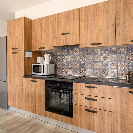 F11 Room 2, Private Room Two Single Beds Shared Bathroom In Shared Flat Msida Exterior photo