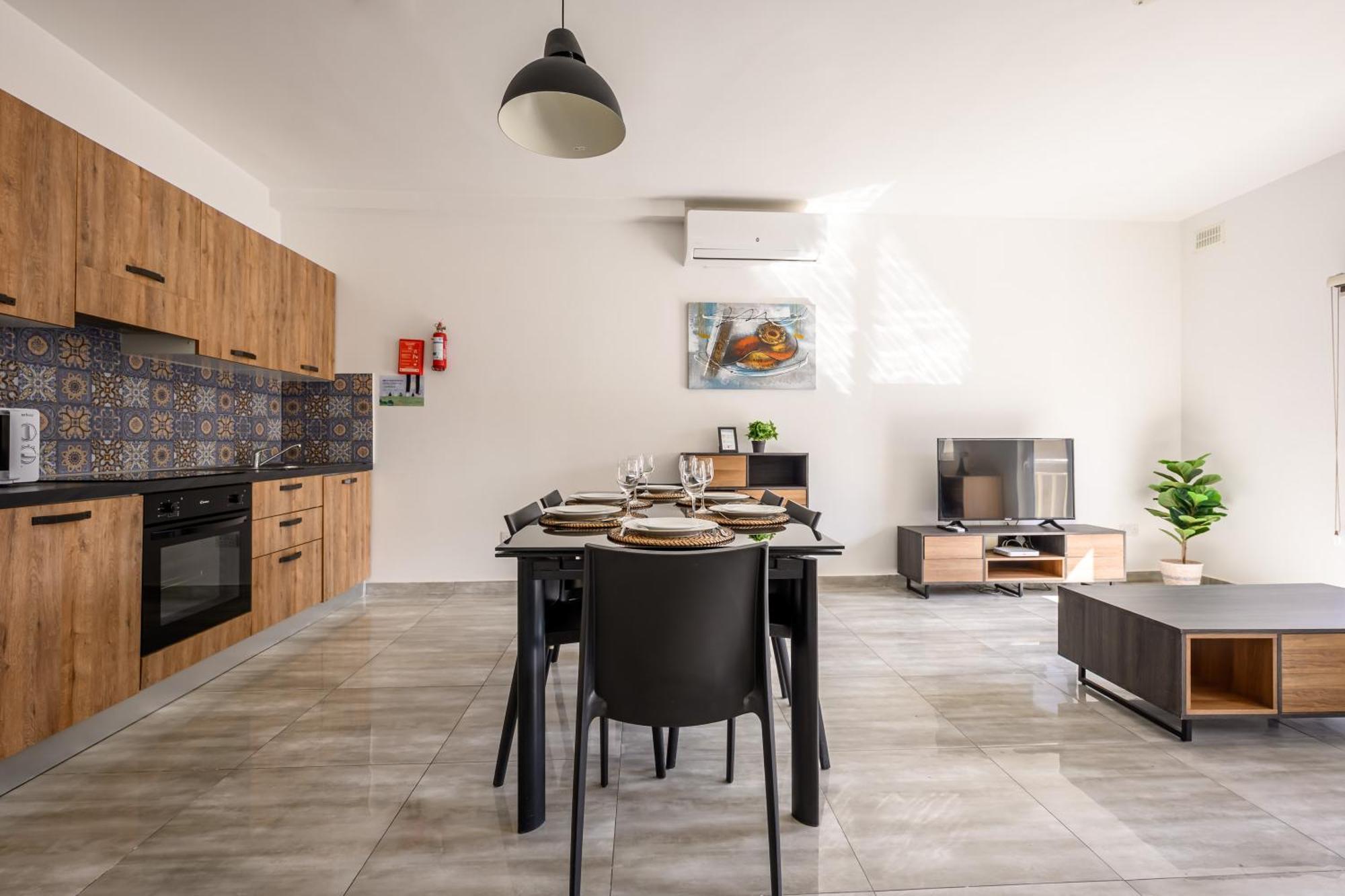 F11 Room 2, Private Room Two Single Beds Shared Bathroom In Shared Flat Msida Exterior photo