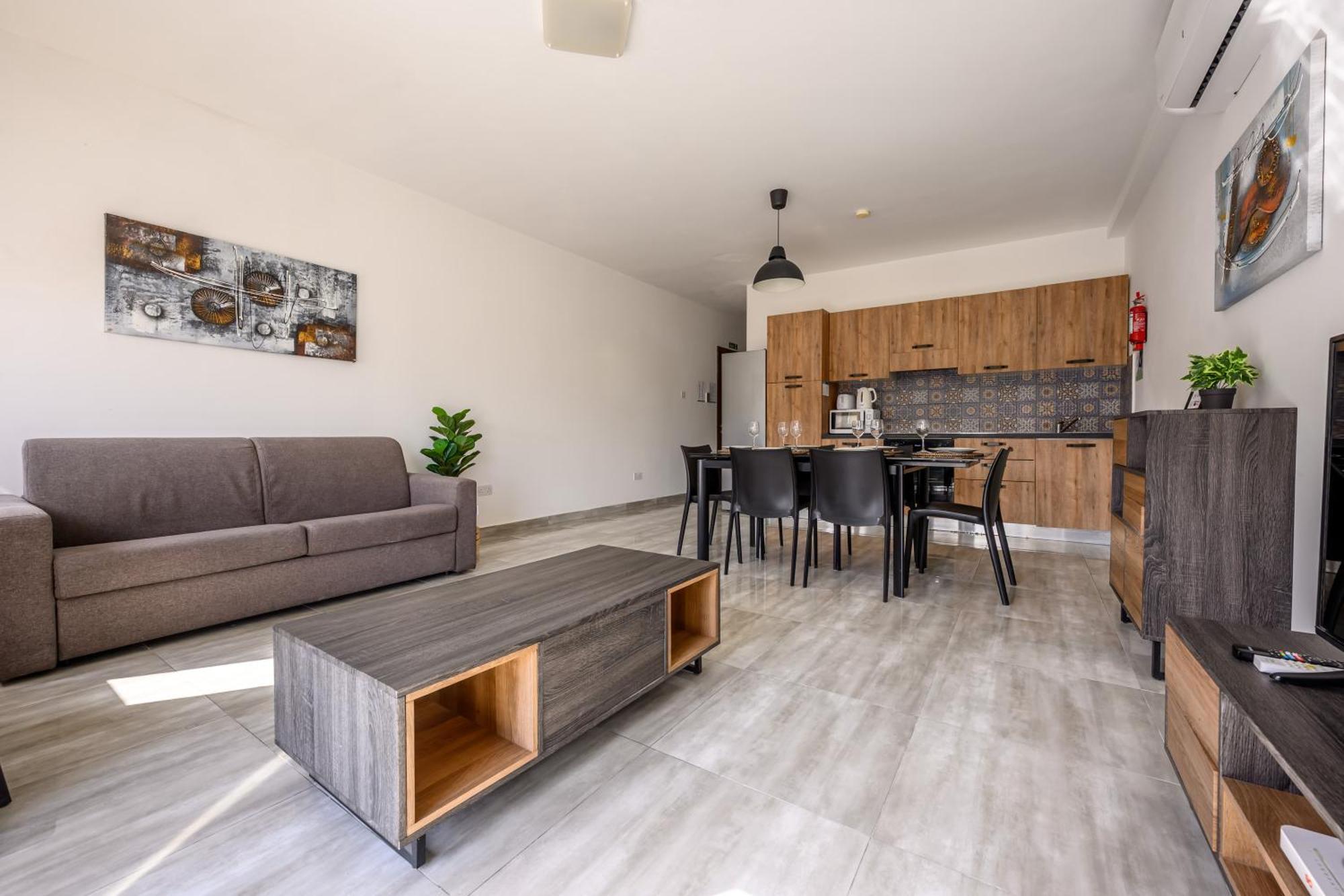 F11 Room 2, Private Room Two Single Beds Shared Bathroom In Shared Flat Msida Exterior photo